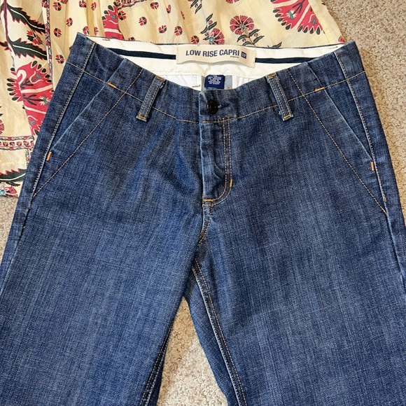 Low Rise GAP Capris - Picture 5 of 7